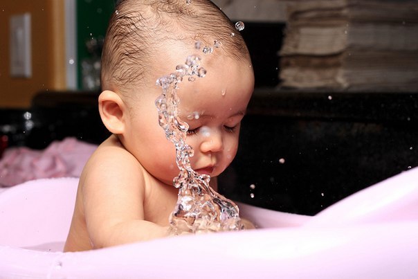 Чи можна при нежиті купати немовля