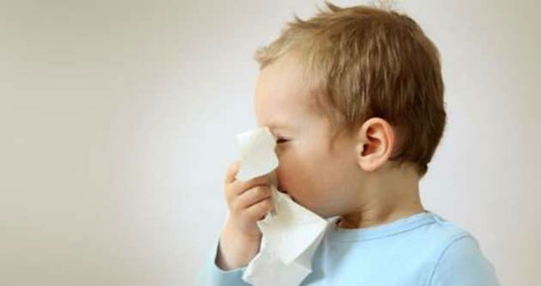 Чим лікувати кашель від сопель у дитини: рекомендації мамам