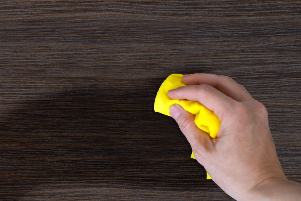 Чим витирати пил, щоб вона менше сідала?