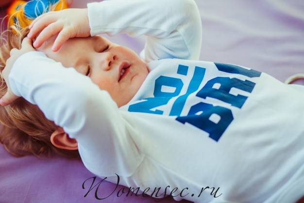 Чому дитина може хропіти уві сні але соплів немає і як лікувати