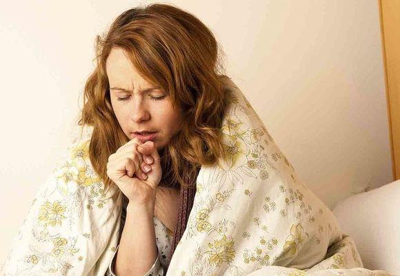 Чому виникає нічний кашель і як заспокоїти напад в домашніх умовах