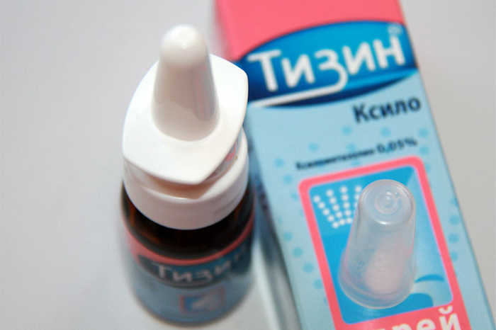 Чому закладає вуха в літаку і що робити в таких випадках
