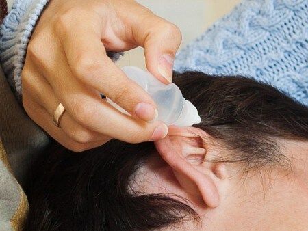 Правила закапування вушних крапель