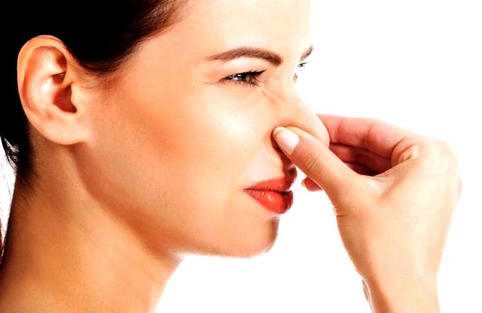Різкий запах сечі у жінок причини чому вона сильно пахне лікування