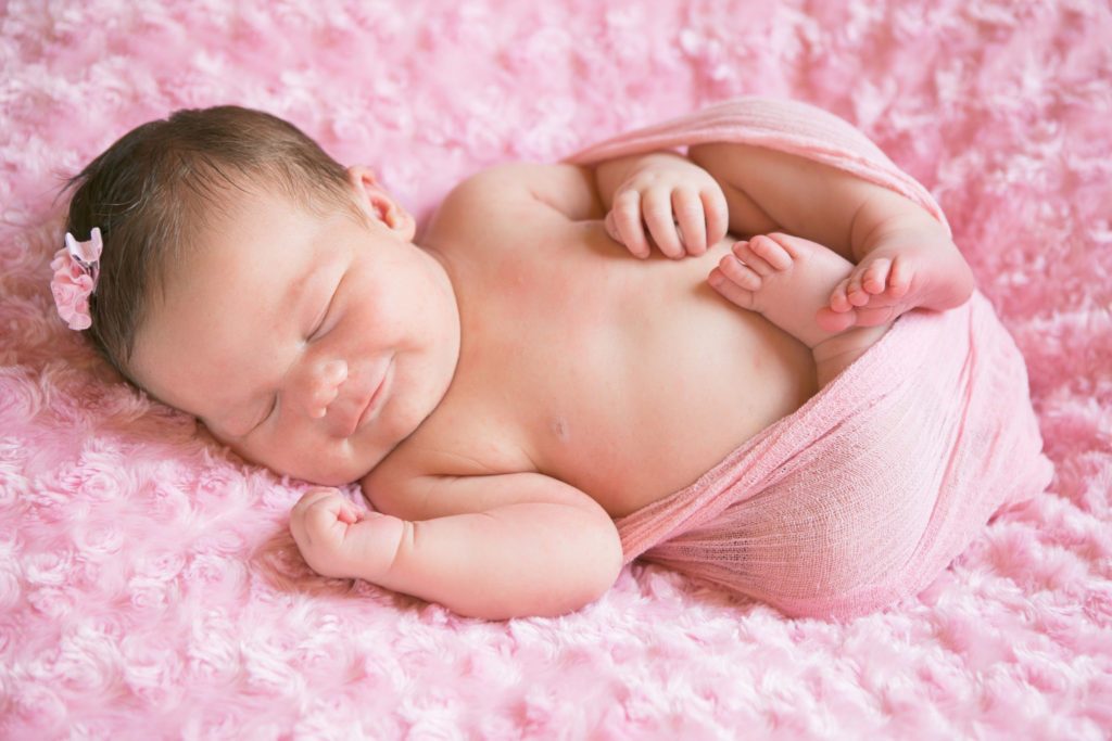 Що робити якщо новонароджений часто чхає