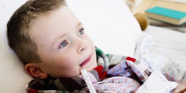 Як лікувати нежить і сильний кашель без температури у дитини