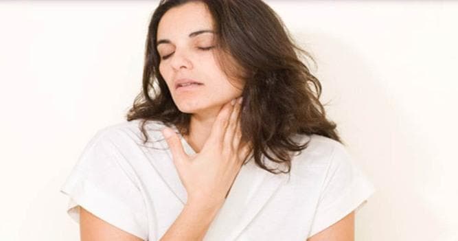 Як не пропустити перші симптоми гнійного фарингіту і швидко його вилікувати